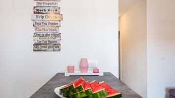 City Apartment A1 | Dapur pribadi | Lemari es, microwave, oven, dan kompor