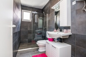 City Apartment A1 | Bathroom