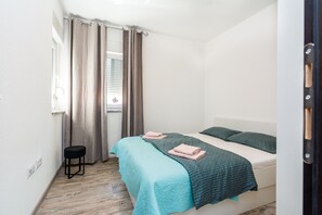 Comfort Apartment A2 | 2 bedrooms, iron/ironing board, travel crib, free WiFi - Apartments Krpan (Vir)