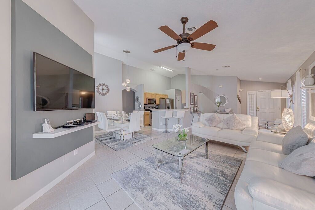 ⭐Refurbished Modern Luxurious 4 Bed Property | Gated Resort | SOUTH Facing Pool⭐