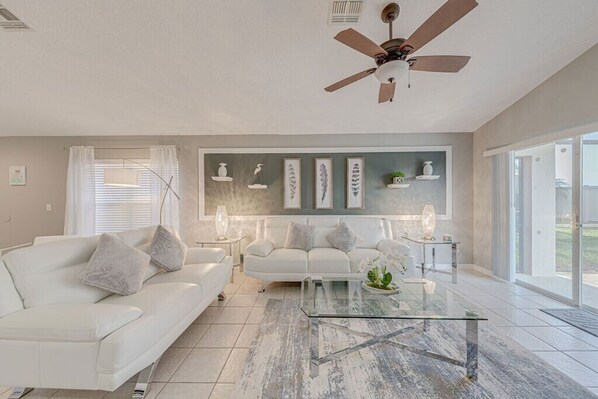 Smart TV y futbolito 