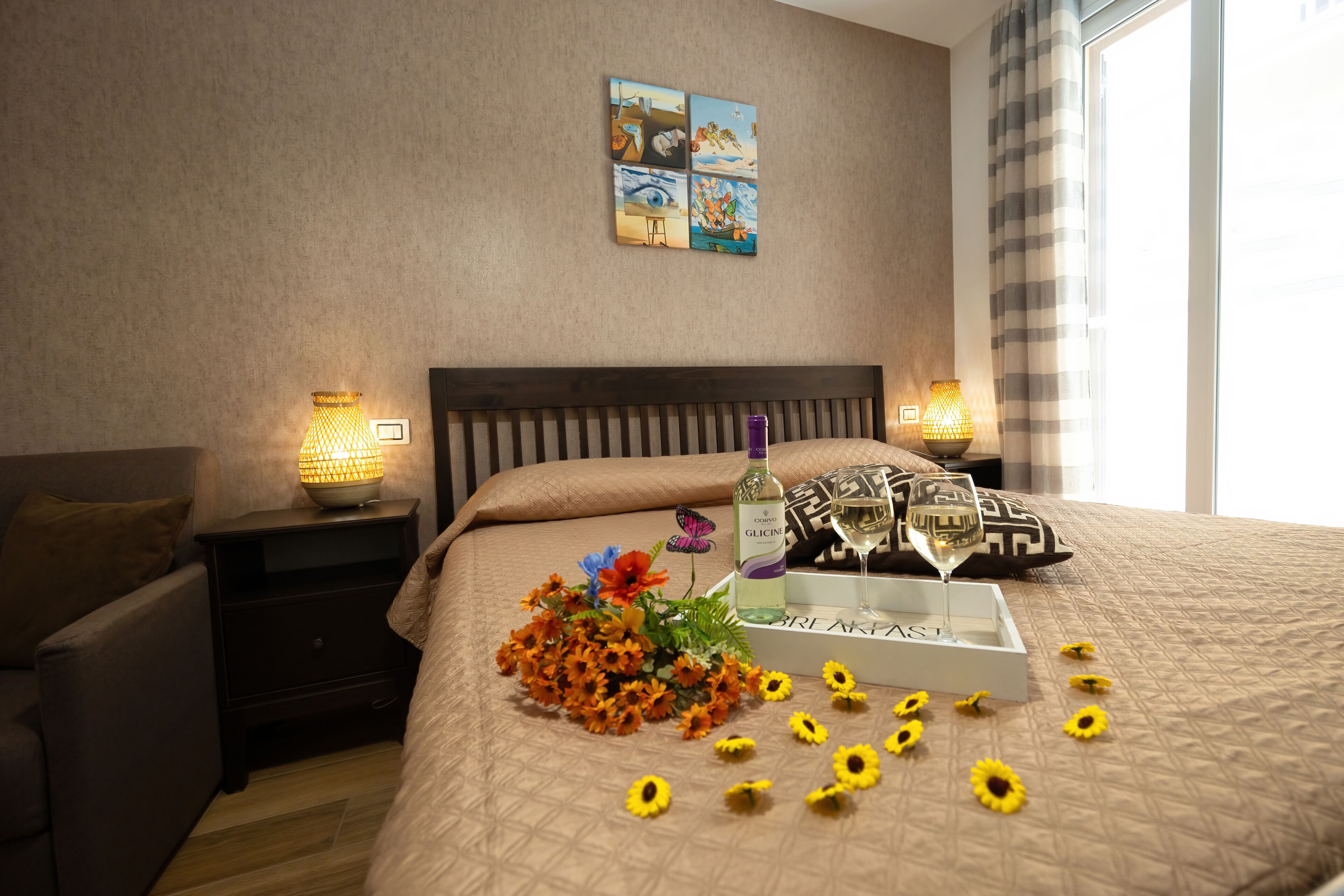 ห้องคอมฟอร์ท, เตียงคิงไซส์ 1 เตียง และโซฟาเบด, วิวสวนหย่อม | เครื่องนอนระดับพรีเมียม, ผ้านวมขนเป็ด, เตียงเมมโมรีโฟม, มินิบาร์