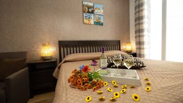 Comfort Room, 1 King Bed with Sofa bed, Courtyard View | Premium bedding, down duvets, memory-foam beds, minibar