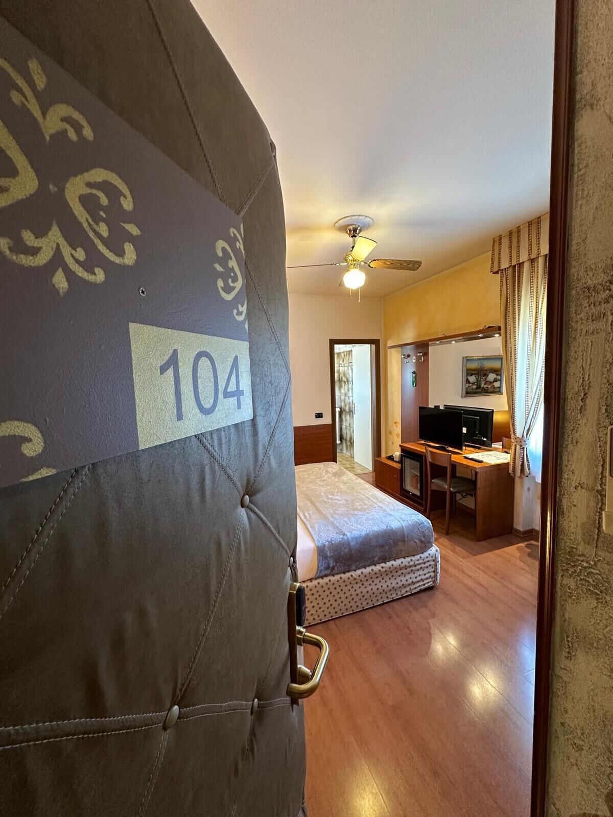 Standard Room | Premium bedding, down comforters, memory foam beds, minibar