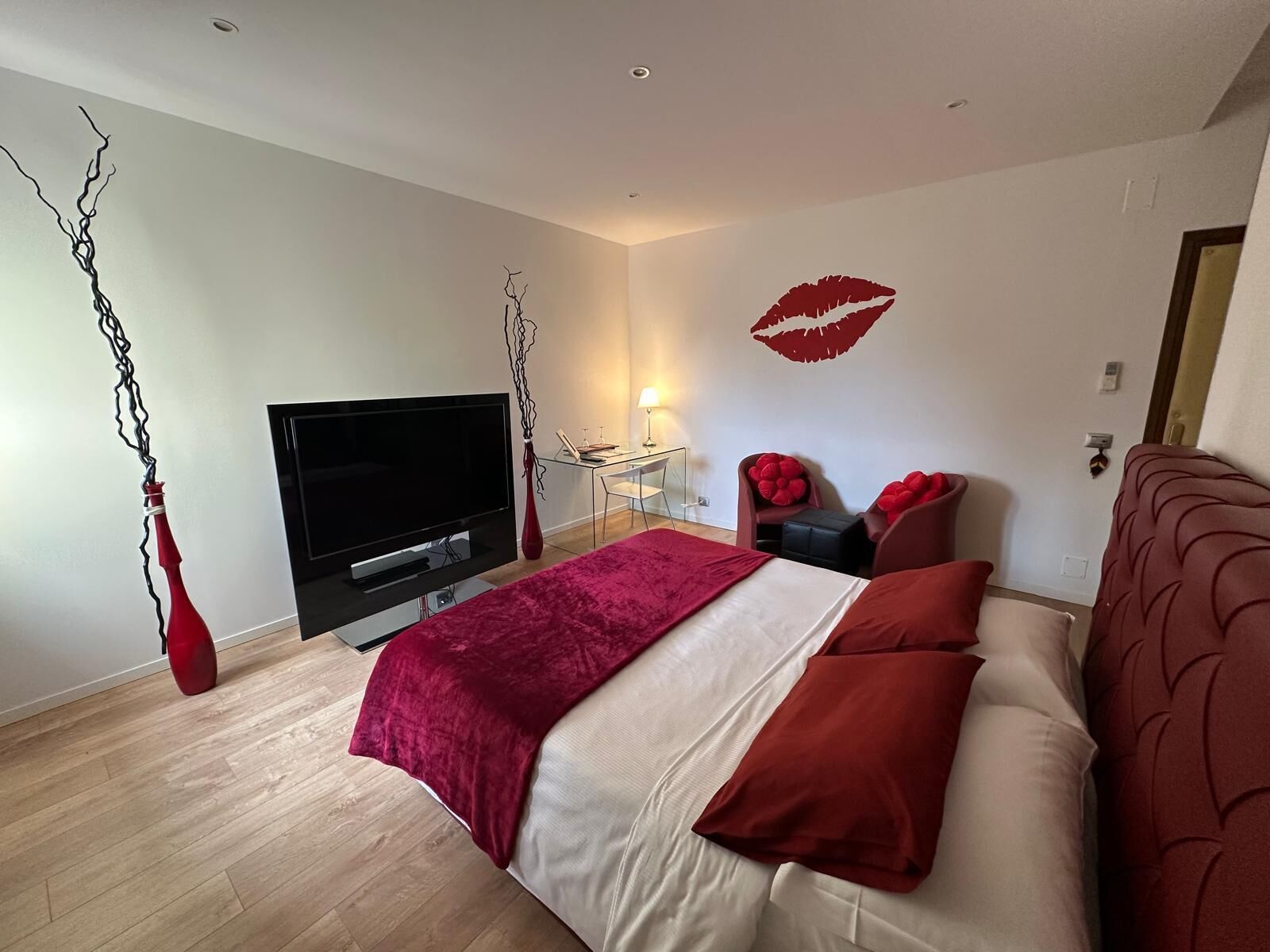Habitación Deluxe | Ropa de cama de alta calidad, edredón y camas con efecto memoria 