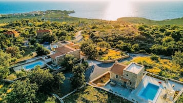 2 bilik tidur, seterika/papan seterika, katil lipat simpan percuma