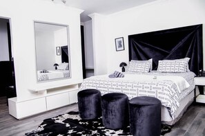 Executive Single Room, 1 King Bed, Balcony, Pool View | Free WiFi - ZAI OAT HOTEL (Makhuduthamaga)