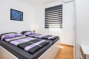 1 Schlafzimmer, Reisekinderbett, kostenloses WLAN, Bettwäsche