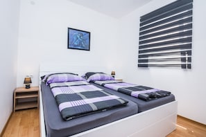 1 Schlafzimmer, Reisekinderbett, kostenloses WLAN, Bettwäsche