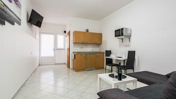 Fridge, microwave, stovetop, electric kettle