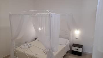 9 bedrooms, iron/ironing board, travel cot, free WiFi