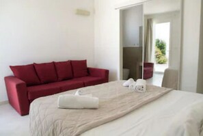 9 bedrooms, iron/ironing board, travel cot, free WiFi