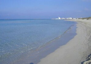 Plage à proximité, chaises longues