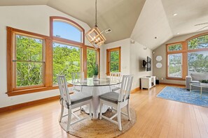 Dining - Holiday House 4 Bedroom Home With Heated Pool!! (Corolla)