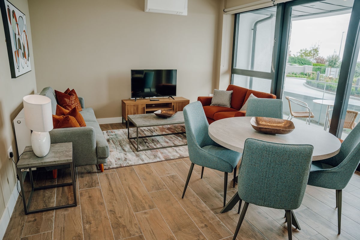 Luxury Apartment, 1 Bedroom, Ground Floor | Living area | 52-inch Smart TV with satellite channels, TV