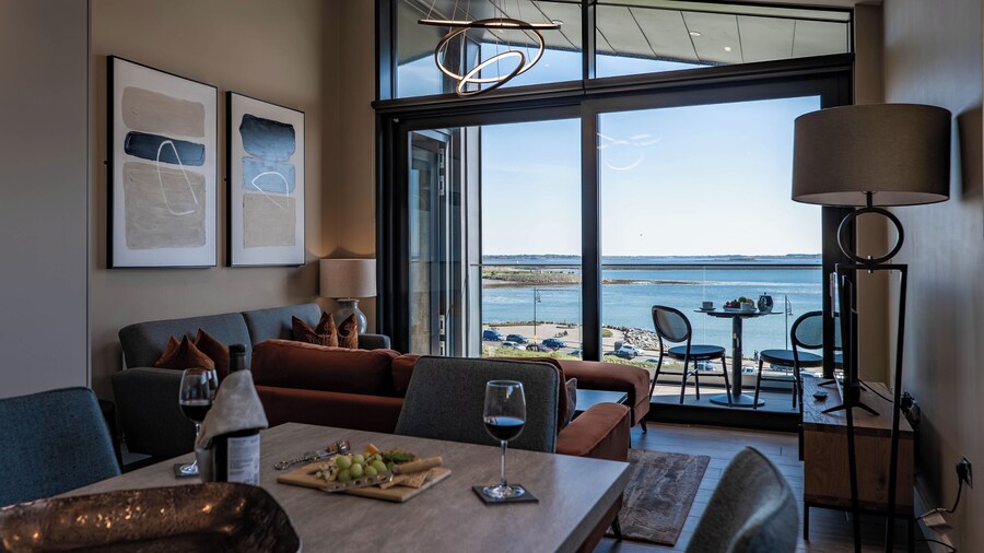 Shoreline Apartments