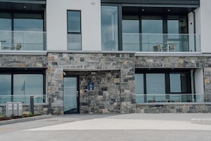 Exterior - Shoreline Apartments (Galway)