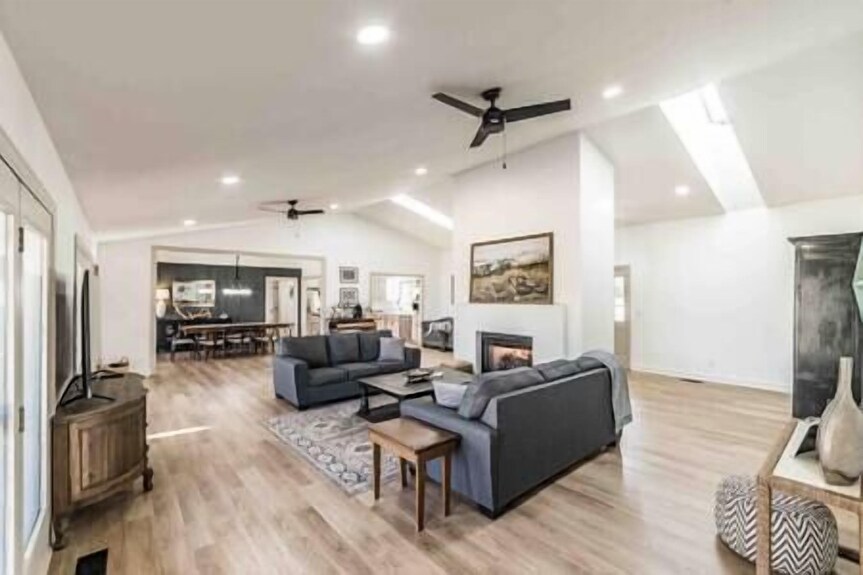 Luxury Home On Lake Guntersville - Scottsboro, AL