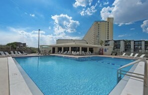 Outdoor pool - Walk to the new Tootsies Orchid Lounge. C16 Uniquely different in the best way (Panama City)