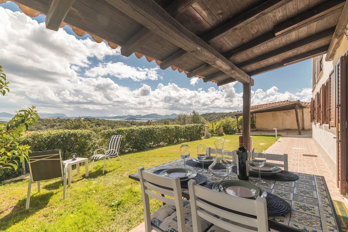 Standard House, Multiple Bedrooms (La Casa Di Farina 2 With Pool) | Outdoor dining