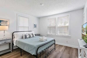 3 habitaciones, tabla de planchar con plancha y wifi gratis 