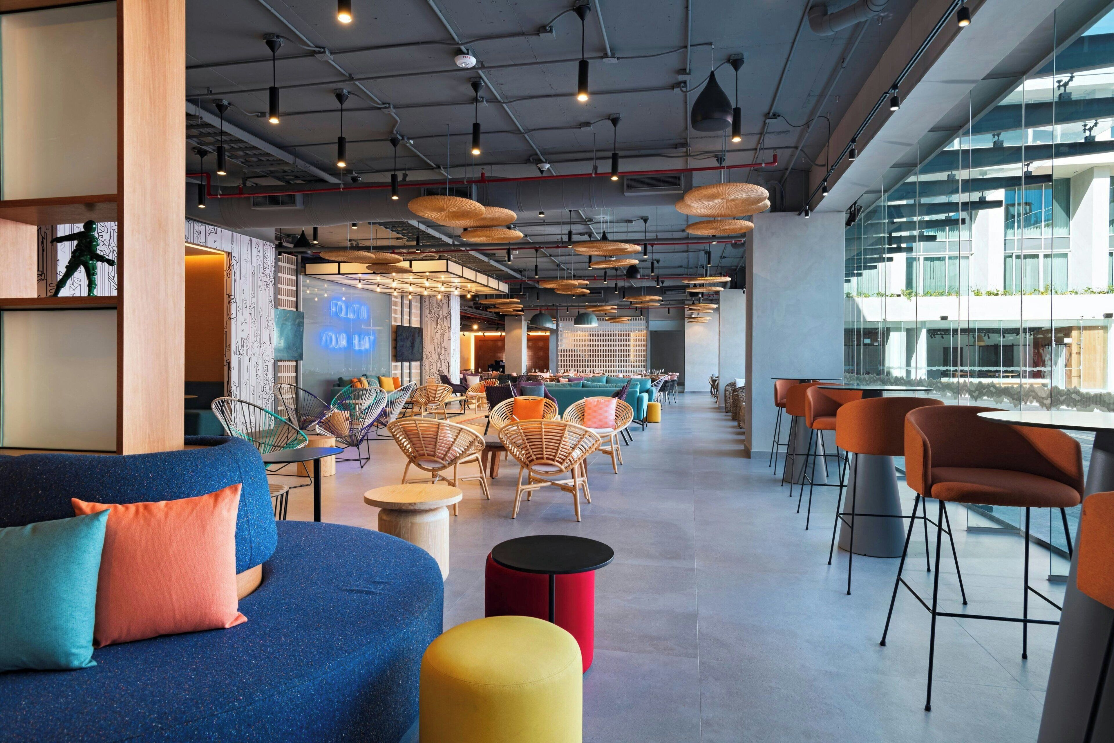 Daily buffet breakfast (MXN 300 per person)