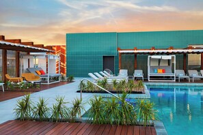 2 piscinas externas