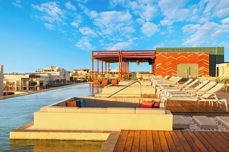 2 piscinas al aire libre