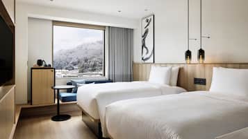 Standard Room, 2 Twin Beds, Non Smoking | Down comforters, in-room safe, blackout drapes, free WiFi