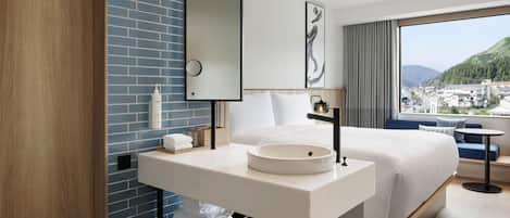 Standard Room, 1 King Bed, Non Smoking | Down comforters, in-room safe, blackout drapes, free WiFi