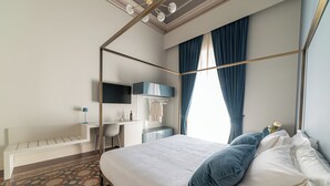 Superior Double Room | Minibar, in-room safe, desk, soundproofing