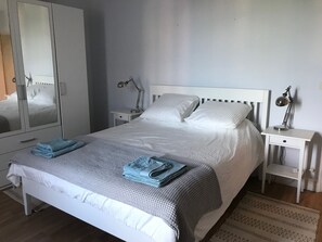4 Schlafzimmer, Bügeleisen/Bügelbrett, Reisekinderbett, kostenloses WLAN