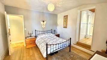 4 chambres, fer et planche Ă  repasser, lit parapluie, Wi-Fi gratuit