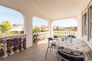 Economy Apartment A1 | Terrace/patio - Apartment Steindl (Vir)