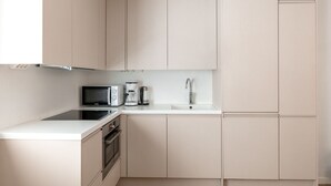 Leilighet – premium | Eget kjøkken | Kaffetrakter/tekoker, kjøleskap, mikrobølgeovn og ovn