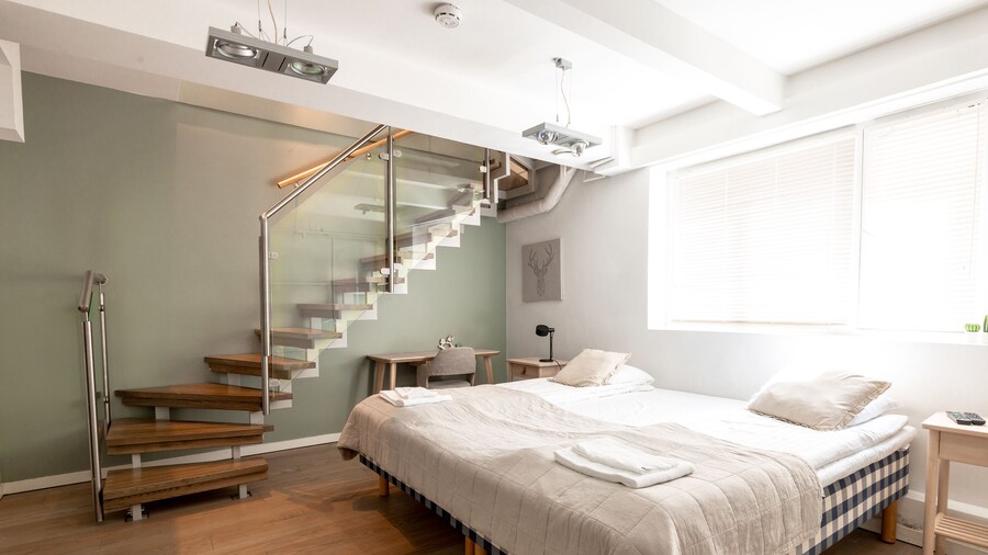 2ndhomes Unique 2-Story Home with Spa