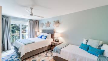 2 bedrooms, desk, WiFi