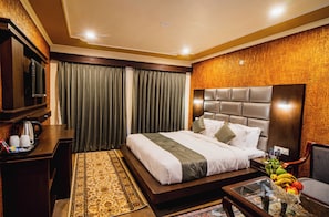 Phòng Deluxe | Minibar, két bảo mật tại phòng, trang trí khác biệt 