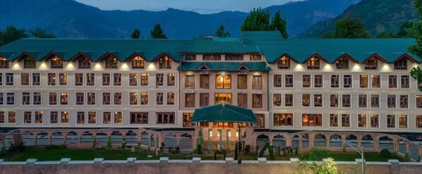 Mặt tiền nơi lưu trú