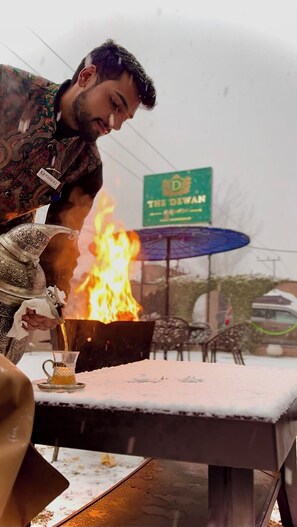 Khu ẩm thực ngoài trời