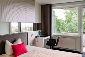 Ropa de cama hipoalergénica, cortinas blackout y wifi gratis 