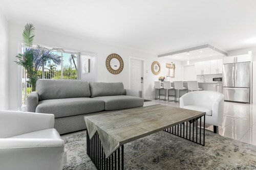 RiversideMoon 2: Pompano Beach Retreat