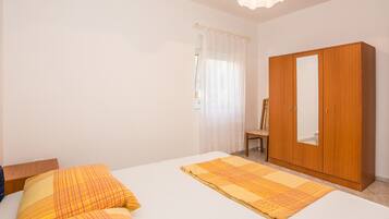 Classic Apartment A2 | 1 bedroom, travel cot, free WiFi, bed sheets
