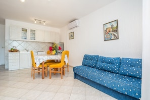 Classic Apartment A2 | Private kitchen | Fridge, microwave, stovetop, electric kettle