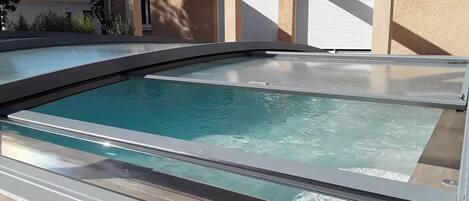 Indoor pool, outdoor pool