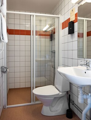 Phòng đôi hoặc 2 giường đơn phong cách cổ điển | Phòng tắm