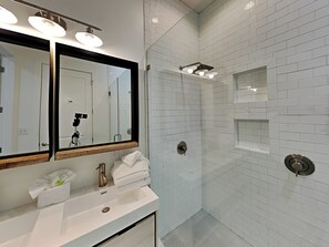 Towels - Fantasea | Easy Stroll to the Sand + Community Pool! (Gulf Shores)