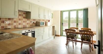 Country Views peaceful location in superb setting close to the Norfolk Broads