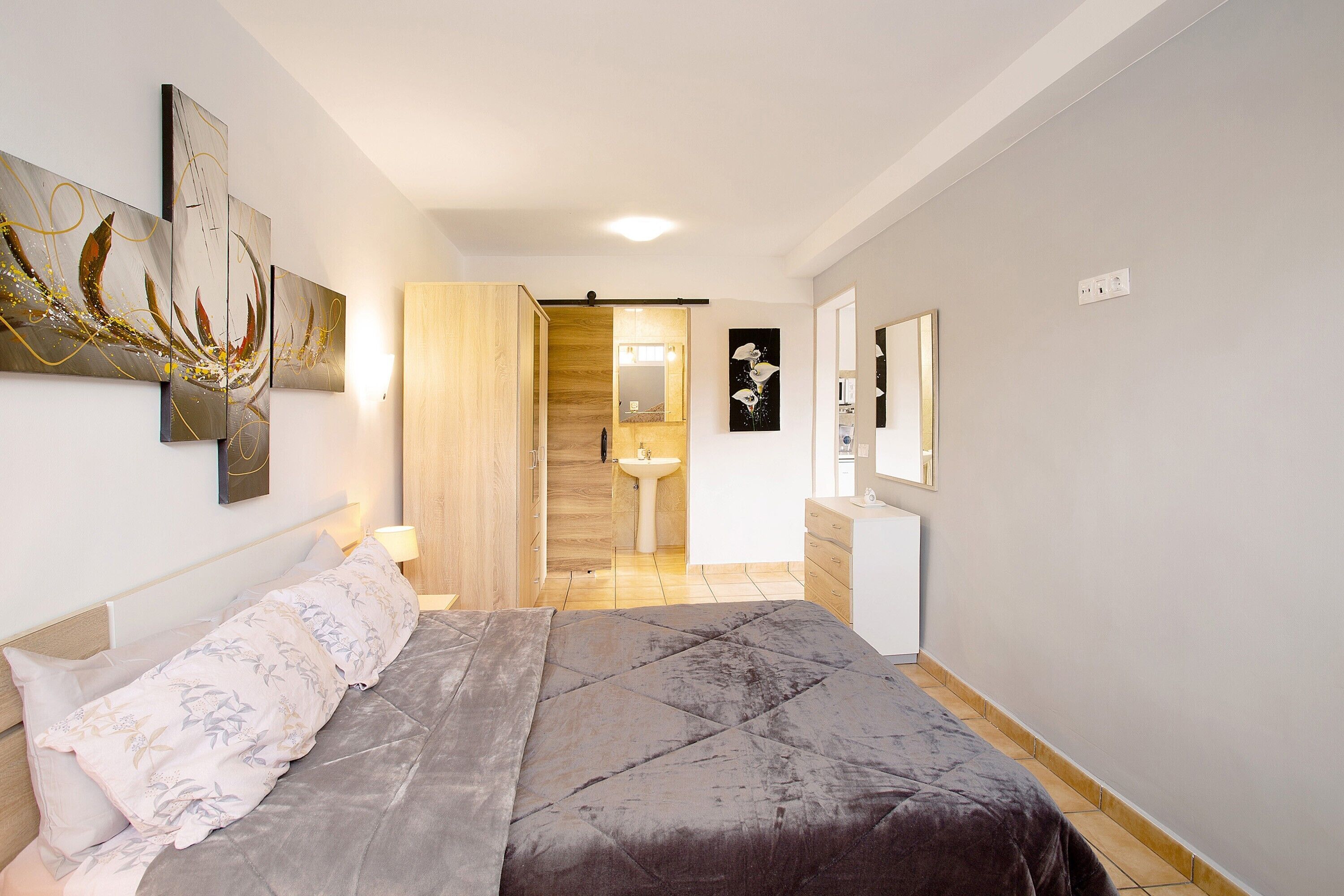 1 sovrum, strykjärn/strykbräda, gratis wi-fi och sängkläder