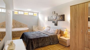 1 chambre, fer et planche Ă repasser, Wi-Fi gratuit, draps fournis